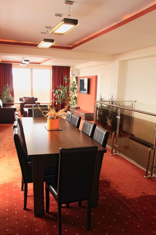 Premier Hotel 3*